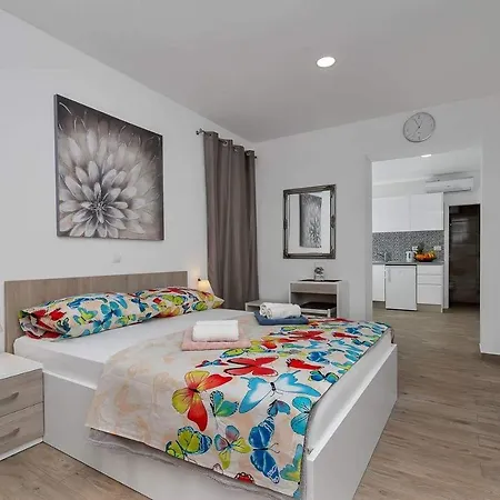 Apartman-studio Meri דירה מאקרסקה