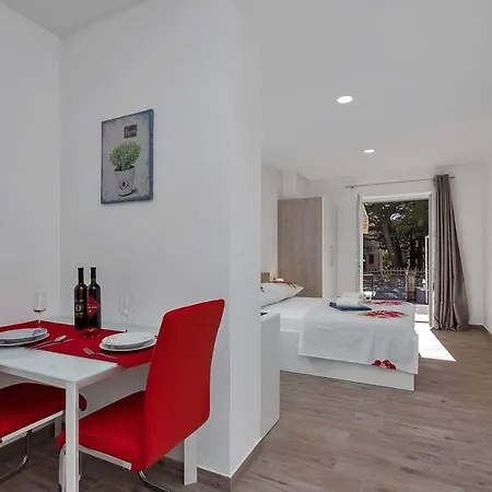 Apartman-studio Meri דירה