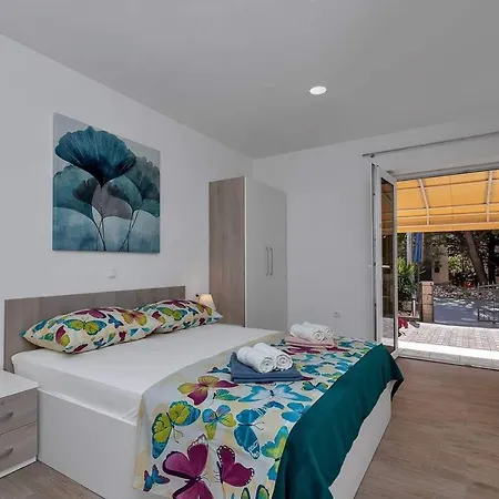 Apartman-studio Meri דירה *